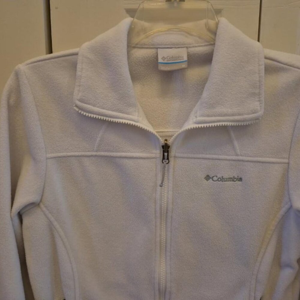 Women's white Columbia fleece zip up jacket - zippered pockets - Size M
